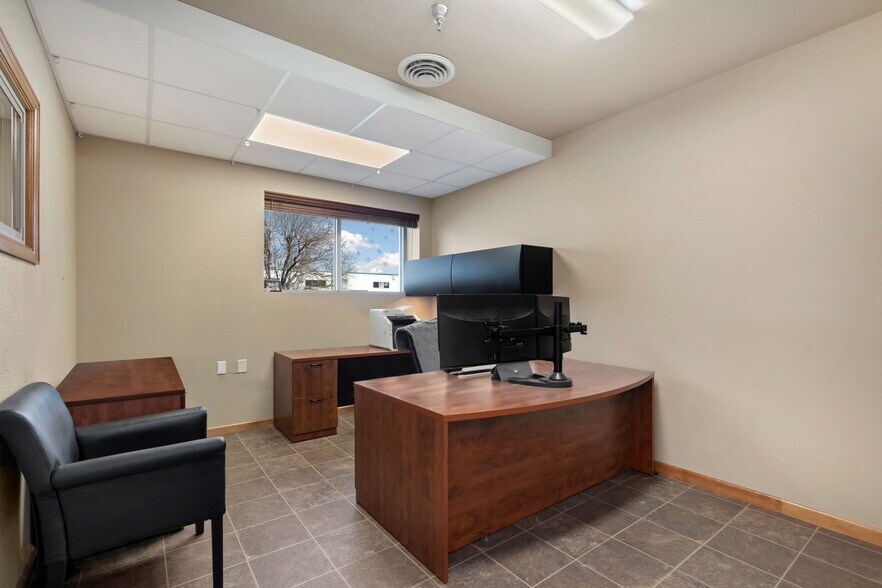 More Photos Of 5740 Boeing Dr, Loveland Warehouse For Sale