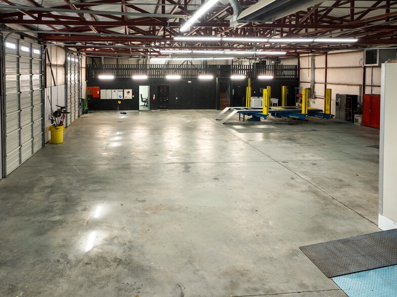 More Photos Of 2308 Icenhour Ct, Lenoir Industrial For Lease