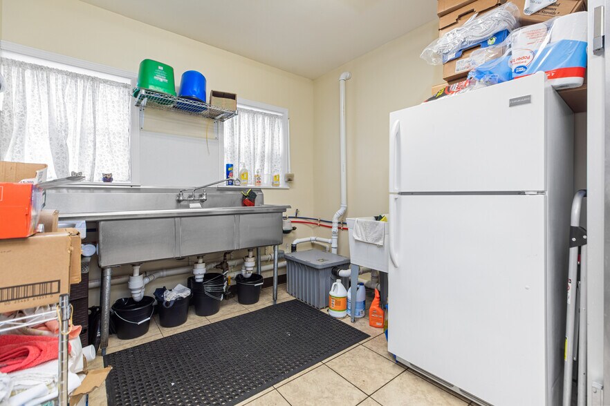 More Photos Of 6659 Westmoreland Rd, Rome Restaurant For Sale