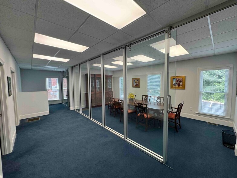 More Photos Of 2602 W Roosevelt Blvd, Monroe Loft Creative Space For Lease