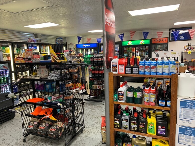 More Photos Of 8036 N Clare Ave, Harrison Convenience Store For Sale