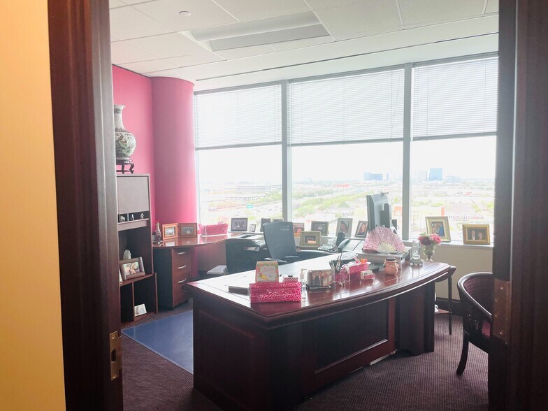 More Photos Of 9999 Bellaire Blvd, Houston Medical For Sale