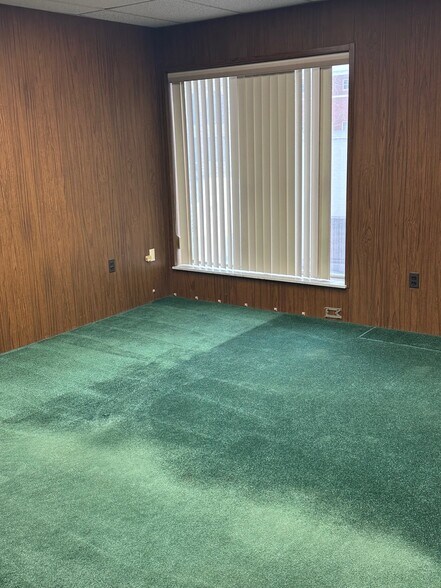 More Photos Of 36 Pine St, Lockport Office For Lease