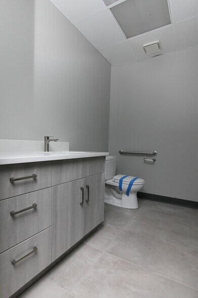 More Photos Of 38300 Van Dyke Ave, Sterling Heights Medical For Lease