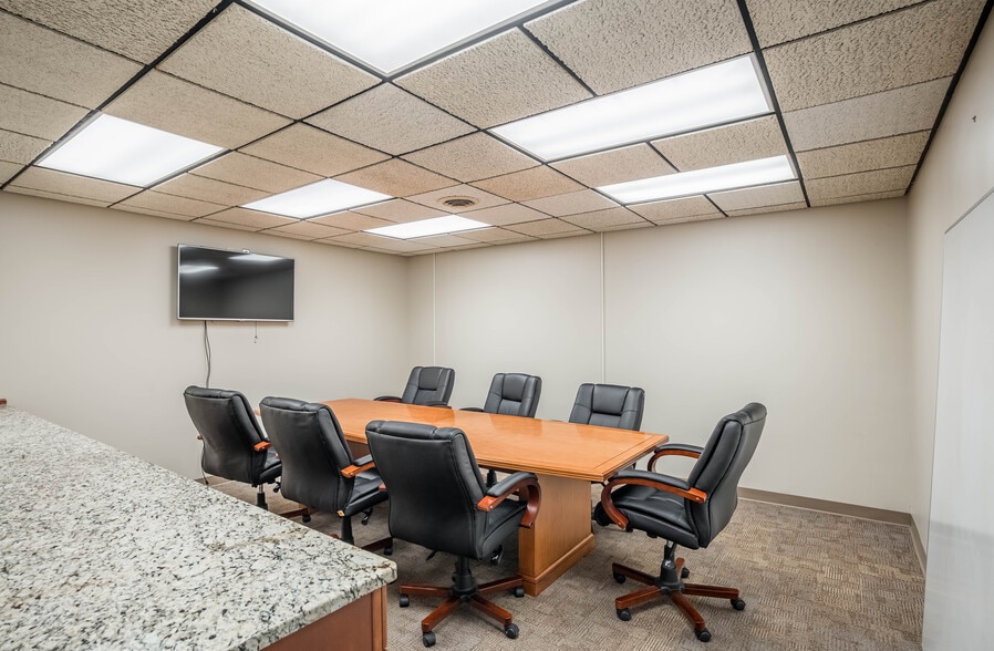 More Photos Of 212 W National Rd, Vandalia Office For Sale