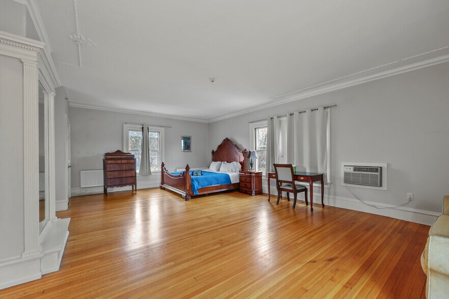 More Photos Of 74 Wendell Ave, Pittsfield Hotel For Sale