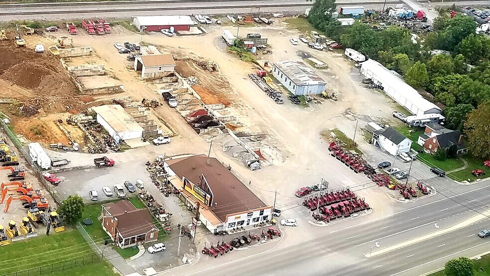 More Photos Of 3954 W Main St, Salem Freestanding For Lease