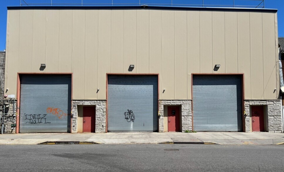 More Photos Of 9701 150th St, Jamaica Warehouse For Lease