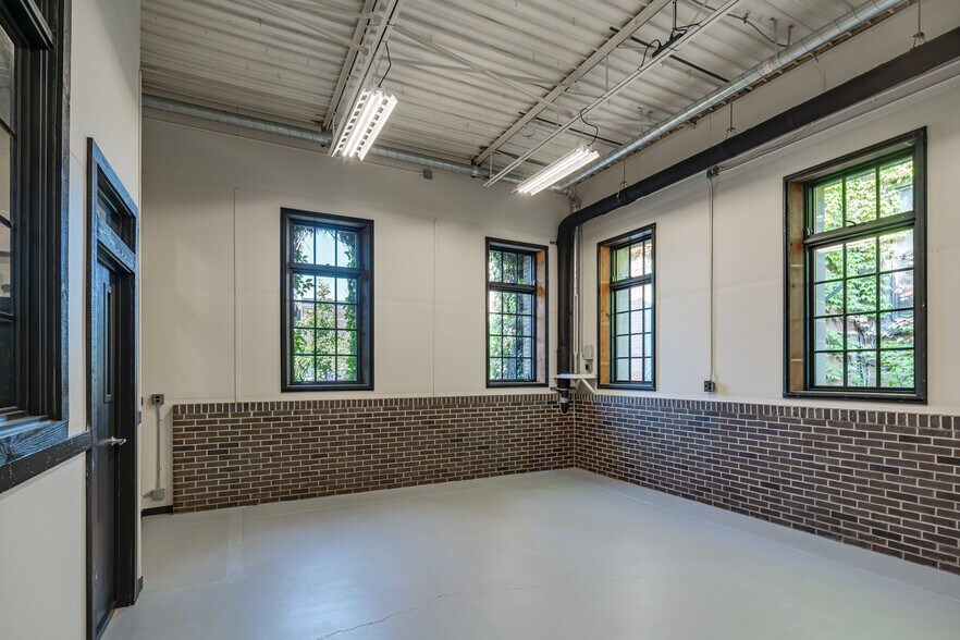 More Photos Of 4444 2nd Ave, Detroit Office For Sale