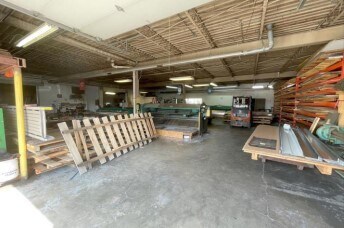 More Photos Of 306 S Summit St, Toledo Light Manufacturing For Sale