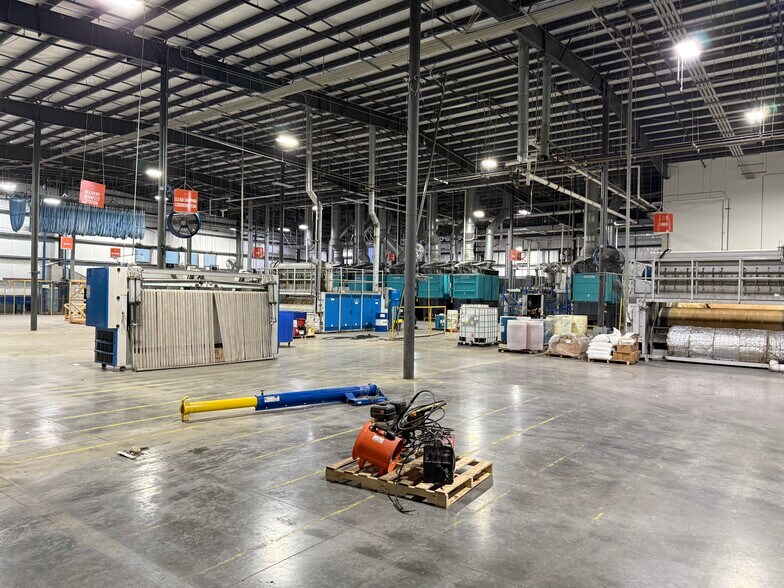 More Photos Of 3307 Hanson St, Fort Myers Warehouse For Lease