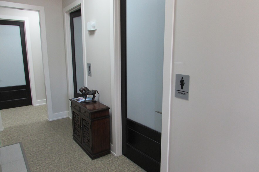 More Photos Of 151 Players Cir, Southlake Loft Creative Space For Lease