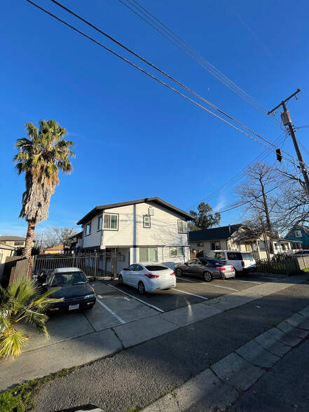 Primary Photo Of 2382 Boxwood St, Sacramento Apartments For Sale