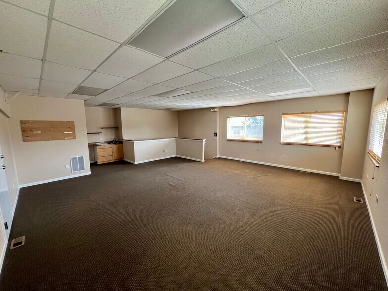 More Photos Of 123-151 12th St SW, Loveland Manufacturing For Sale