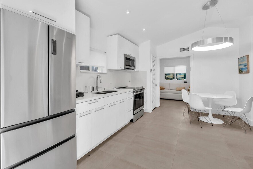 More Photos Of 836 W 40th St, Miami Beach Apartments For Sale