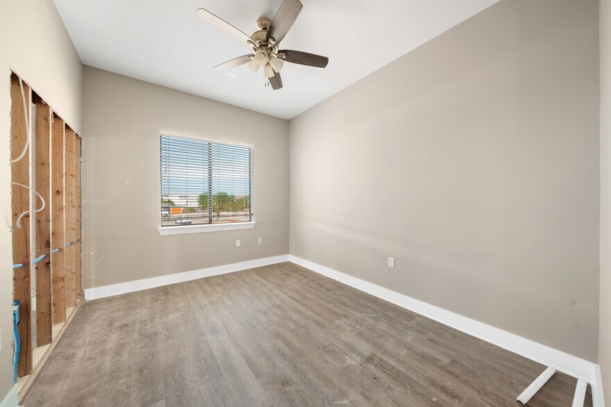 More Photos Of 6504 Thomas Dr, Panama City Office Residential For Sale