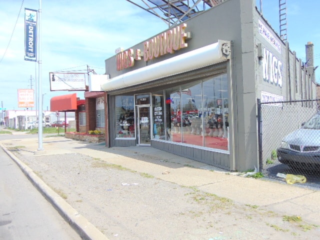 More Photos Of 15390 Gratiot Ave, Detroit Storefront For Lease