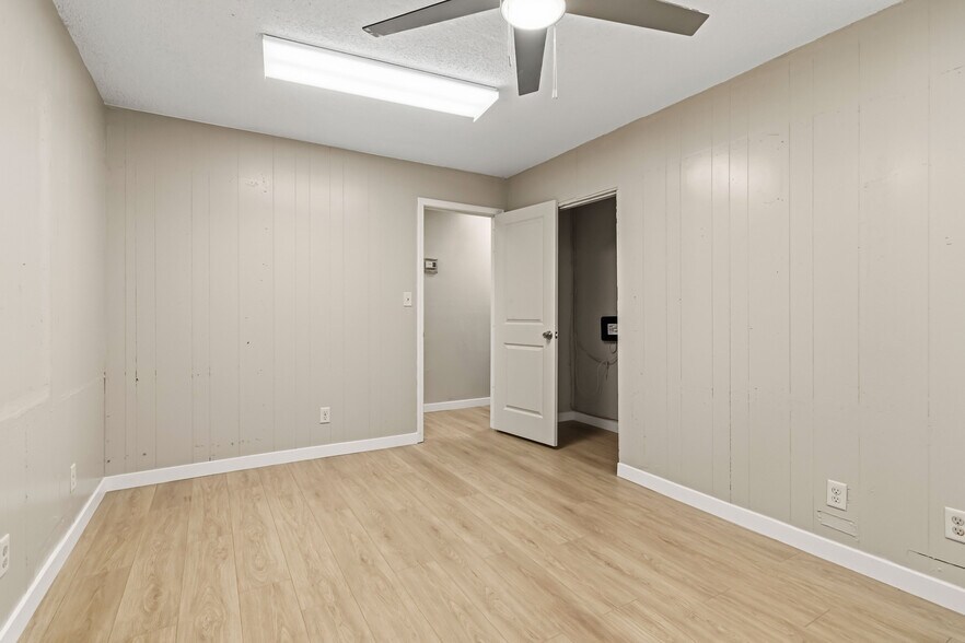 More Photos Of 1211 S Eastern Ave, Las Vegas Office For Lease