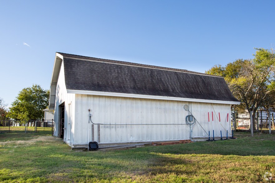 More Photos Of 2401 W Whitestone Blvd, Cedar Park Land For Sale