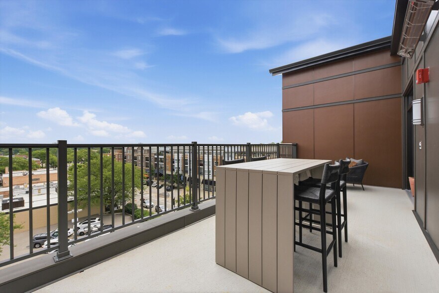 More Photos Of 1850 Glenview Rd, Glenview Apartments For Lease