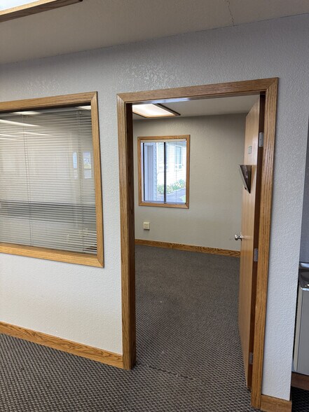 More Photos Of 151 Stewart Rd SW, Sumner Office For Lease