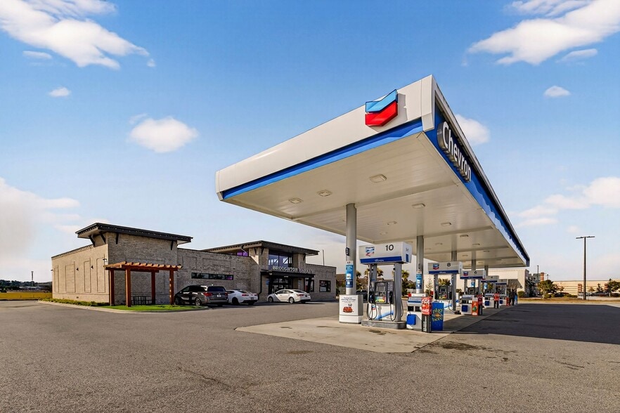 More Photos Of 221 Tanger Outlets Blvd, Pooler Service Station For Sale