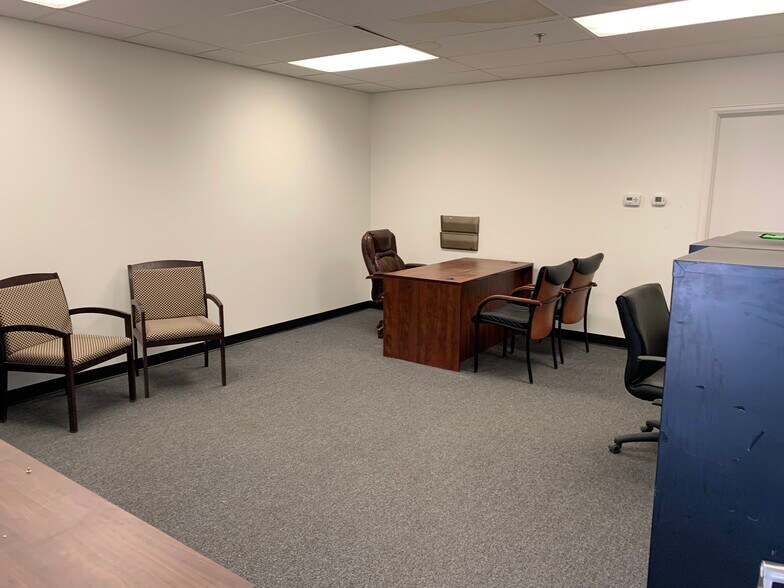 More Photos Of 2531 W 62nd Ct, Denver Warehouse For Lease