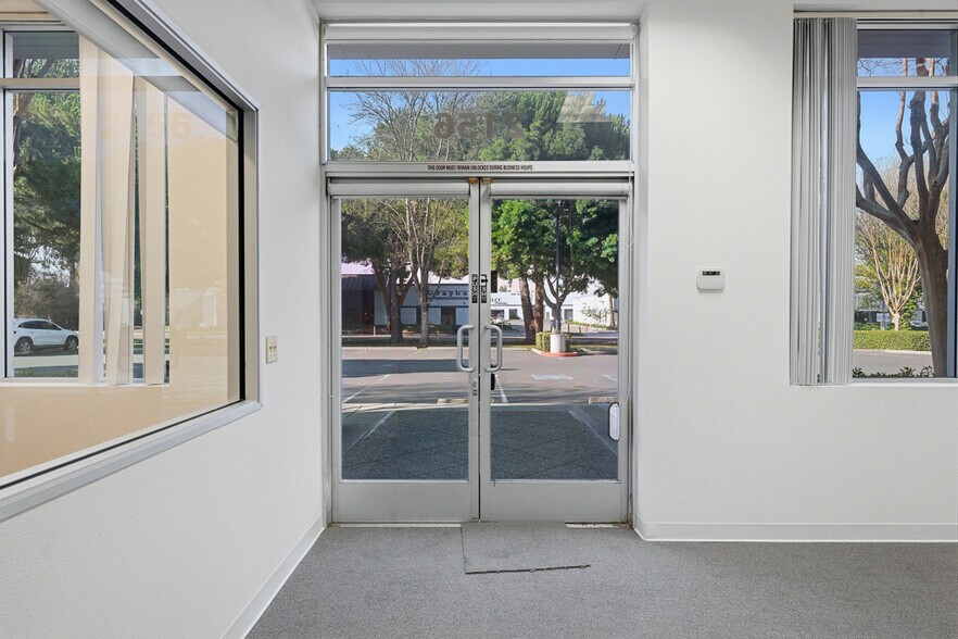 More Photos Of 2130-2162 Ringwood Ave, San Jose Showroom For Sale