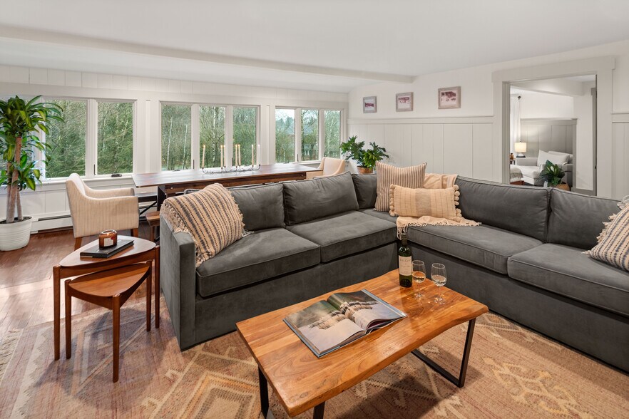 More Photos Of 56 Turner Mill Ln, Stowe Specialty For Sale