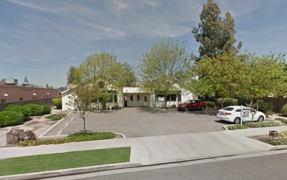 Primary Photo Of 114 W Ivy St, Hanford Medical For Sale