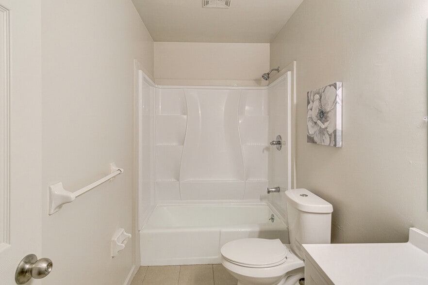 More Photos Of 112 N Hazelton St, Flushing Multifamily For Sale