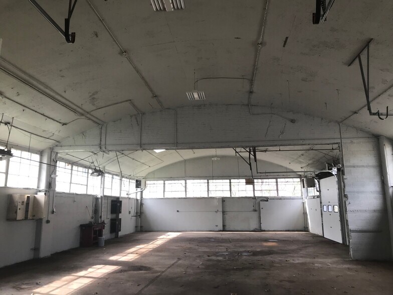 More Photos Of 11 Washington Rd, Princeton Junction Auto Repair For Lease