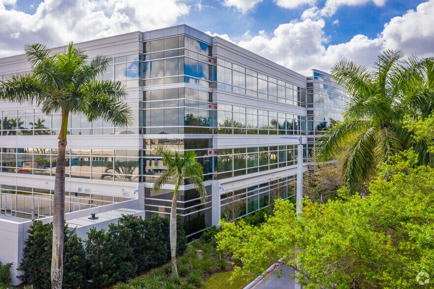 More Photos Of 1700 N University Dr, Plantation Office For Lease