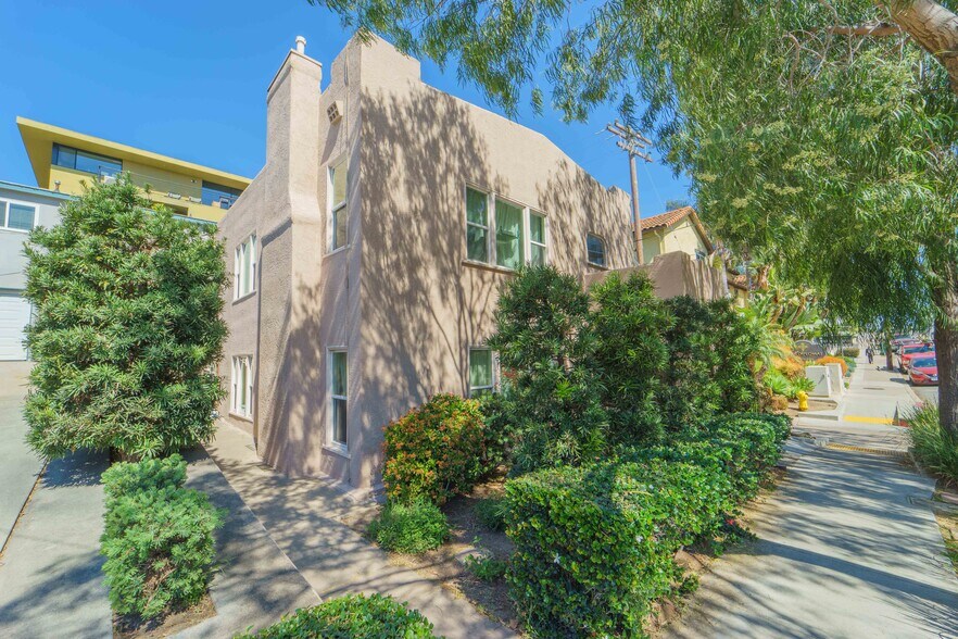 More Photos Of 1714 Robinson Ave, San Diego Apartments For Sale