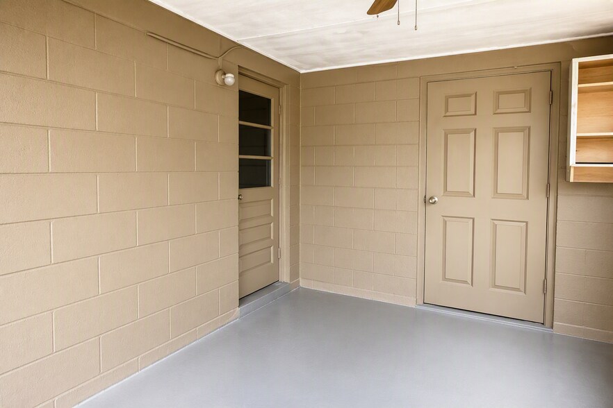 More Photos Of 404 W Lutz Lake Fern Rd, Lutz Office For Sale