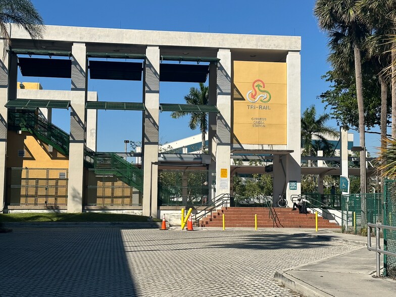 More Photos Of 200 W Cypress Creek Rd, Fort Lauderdale Office For Sale