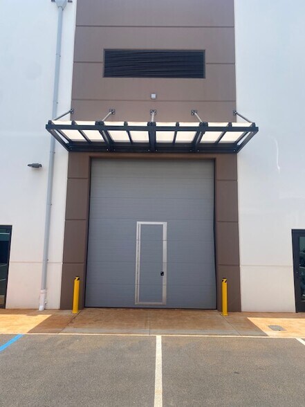 More Photos Of 94-1245 Halehana, Waipahu Service For Lease