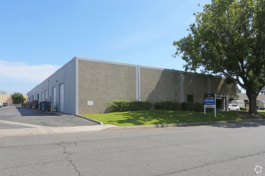 More Photos Of 601-619 N Poplar St, Orange Warehouse For Lease