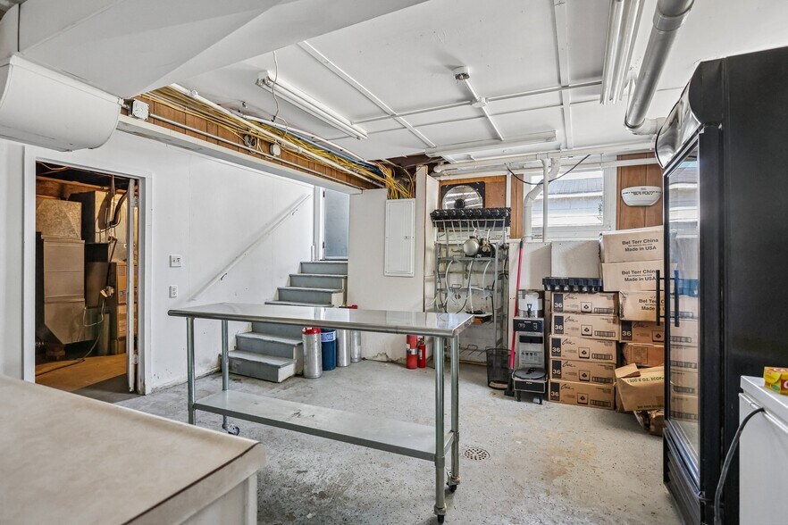 More Photos Of 206 W Spruce St, Gillespie Religious Facility For Sale