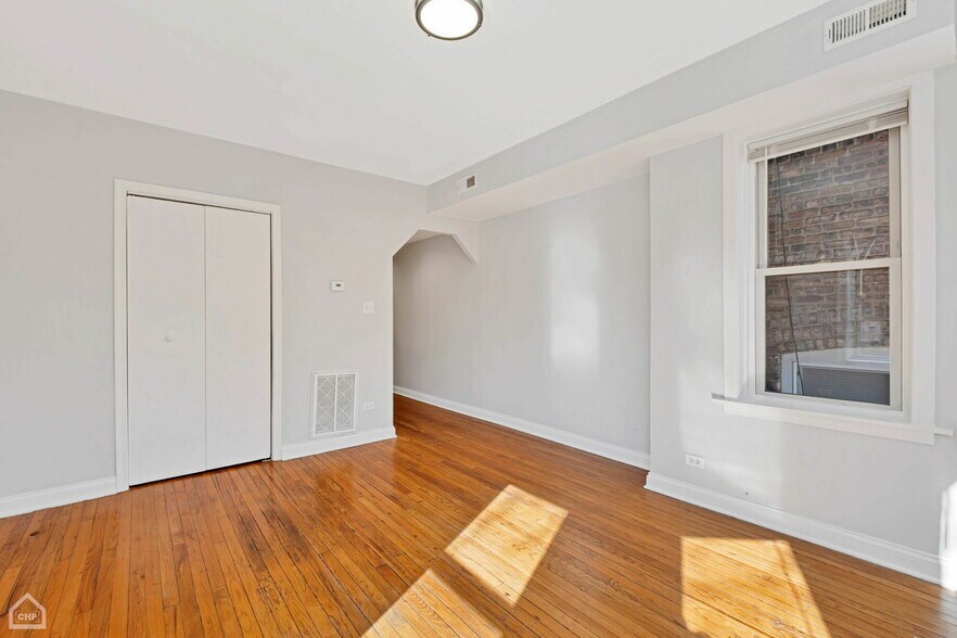 More Photos Of 7150 S Cornell Ave, Chicago Apartments For Sale