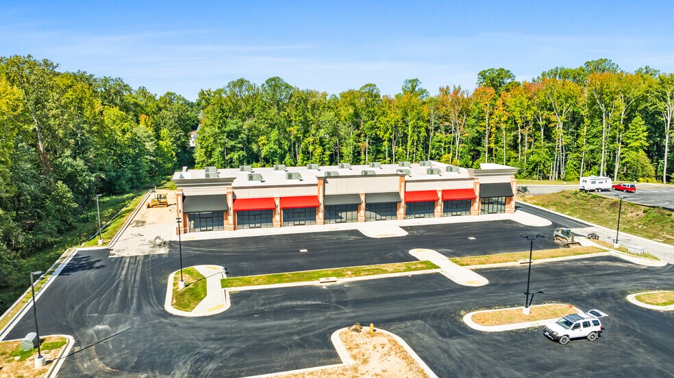 More Photos Of 6565 Crain Hwy, La Plata General Retail For Lease