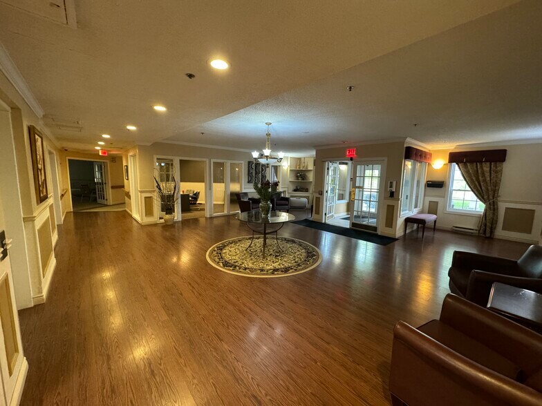 More Photos Of 725 Gibralter St, Norfolk Flex For Sale