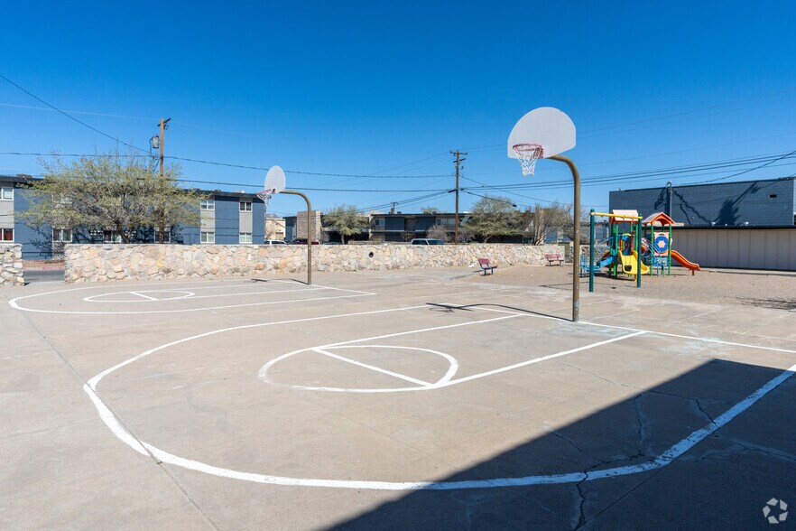 More Photos Of 5249 Wren Ave, El Paso Apartments For Sale