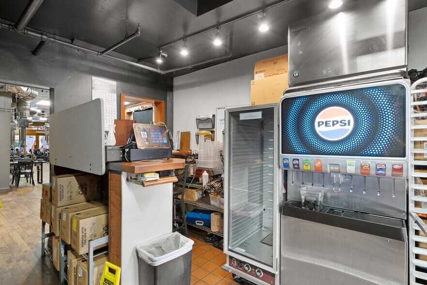More Photos Of 1127 Broad St, San Luis Obispo Storefront For Sale