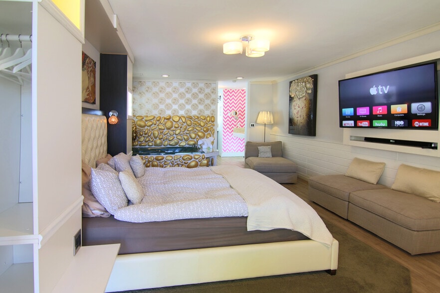 More Photos Of 41095 W Big Bear Blvd, Big Bear Lake Hotel For Sale