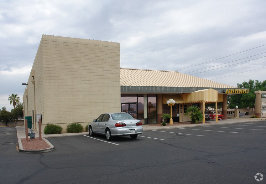 More Photos Of 7101 E Thunderbird Rd, Scottsdale General Retail For Lease