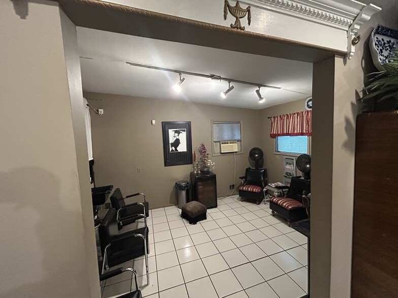 More Photos Of 4 Beck St NW, Atlanta Storefront Retail Office For Sale