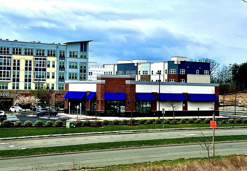 Primary Photo Of 2501 Neabsco Common Pl, Woodbridge General Retail For Lease