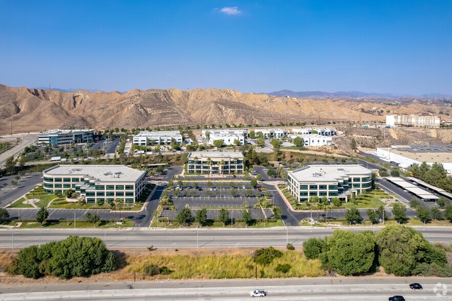 More Photos Of 28470 Avenue Stanford, Santa Clarita Office For Lease