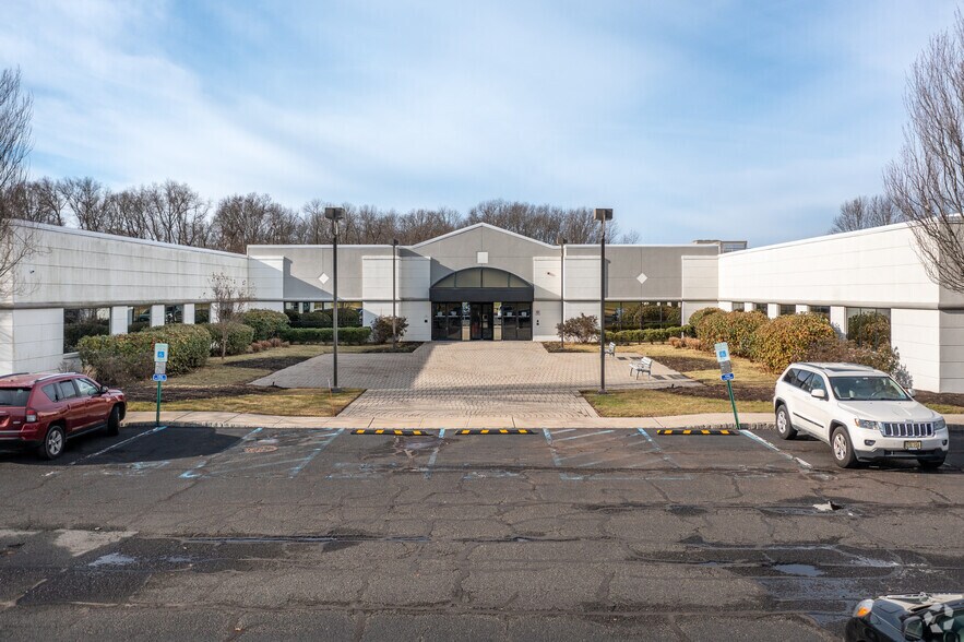 More Photos Of 41 Spring St, New Providence Research And Development For Lease